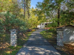 207 Crossbow Ln, Grants Pass, OR 97526