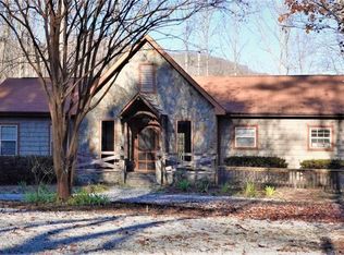 102 Willys Creek Cir, Pickens, SC 29671