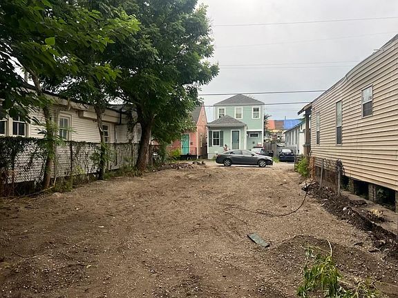 2nd image of 1207 Clouet St