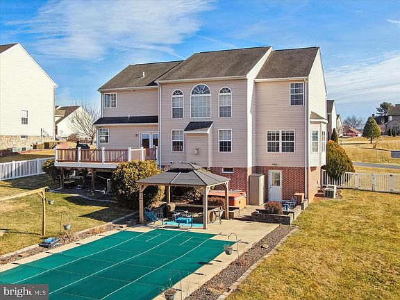 4th image of 8935 Harper Dr