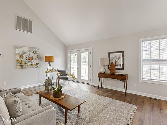3rd image of 416 Foxhall Drive