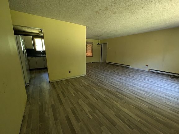 4th image of 103 Hilton Ter