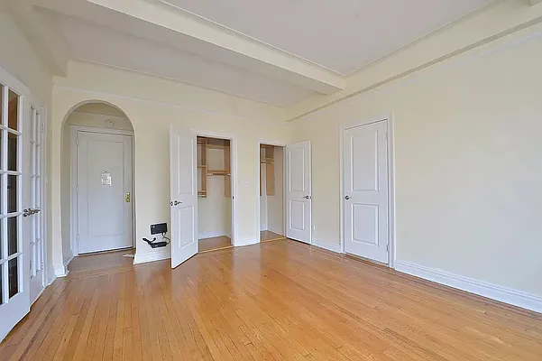 Rented by Manhattan Realty Group | media 15