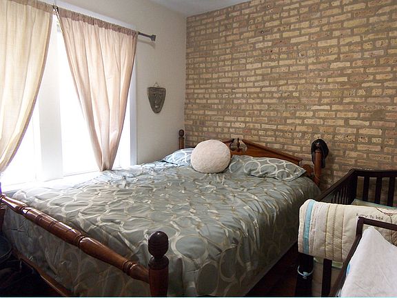 5th image of 4345 N Sacramento Ave APT 1a