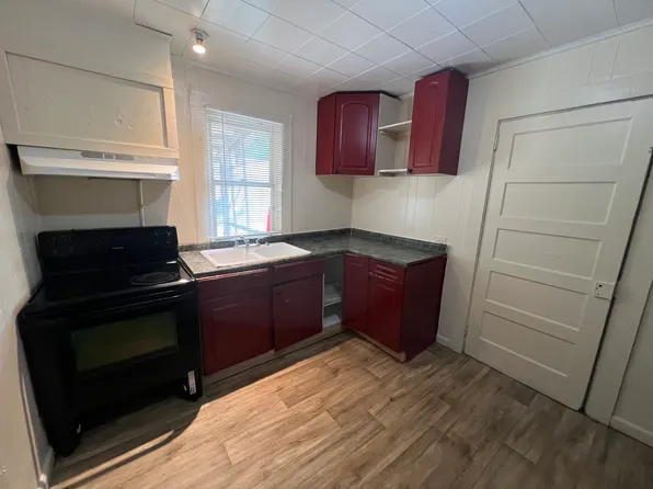102 Corey Rd #102, Walhalla, SC 29691