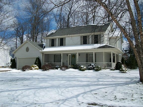 3rd image of 777 Cherry Valley Dr