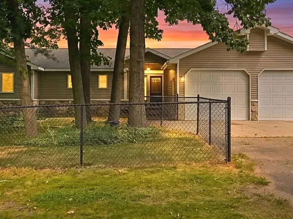 4864 Westshire Dr NW, Comstock Park, MI 49321