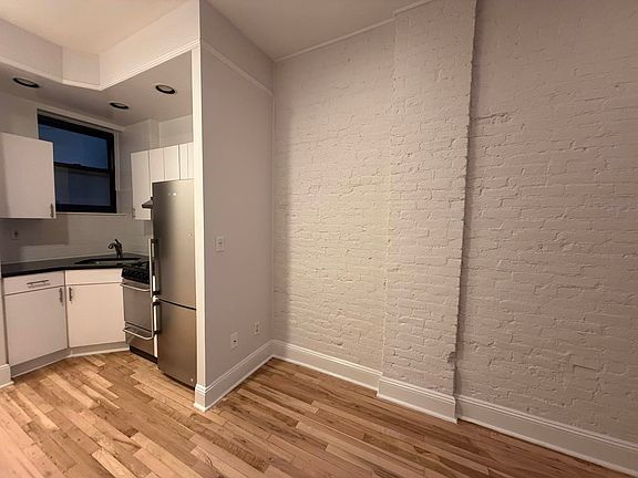 4th image of 644 Amsterdam Ave #4F
