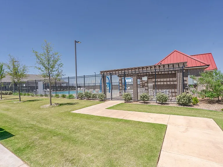2306 Fortune Dr — Photo 35