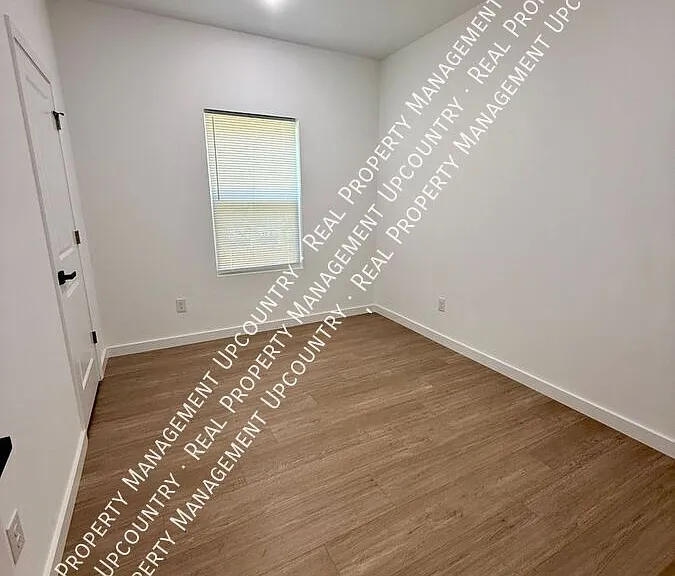 795 Lyman Rd — Photo 10
