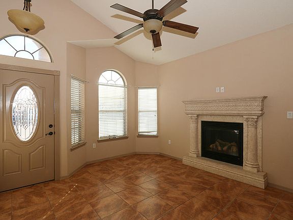 5th image of 14319 Smokey Point Dr