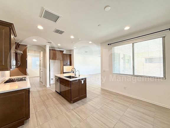 4th image of 28322 N 132nd Ln