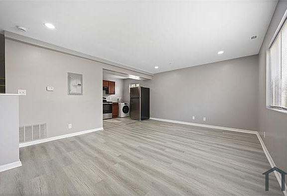 2nd image of 2933 Allendale Rd
