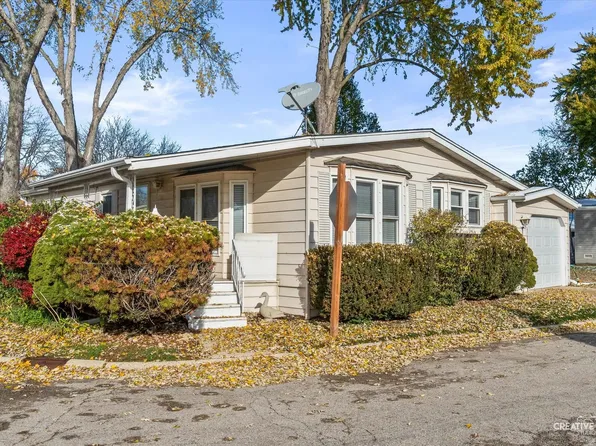 1122 Candida Rd, Elgin, IL 60123