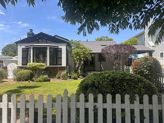 3rd image of 4715 Camellia Ave