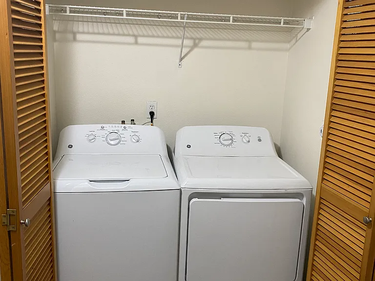 Westbury Commons — Photo 13