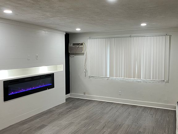 4th image of 15142 Tireman Ave #6