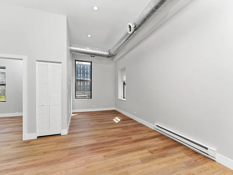 1219 W Devon Ave #203 — Photo 7