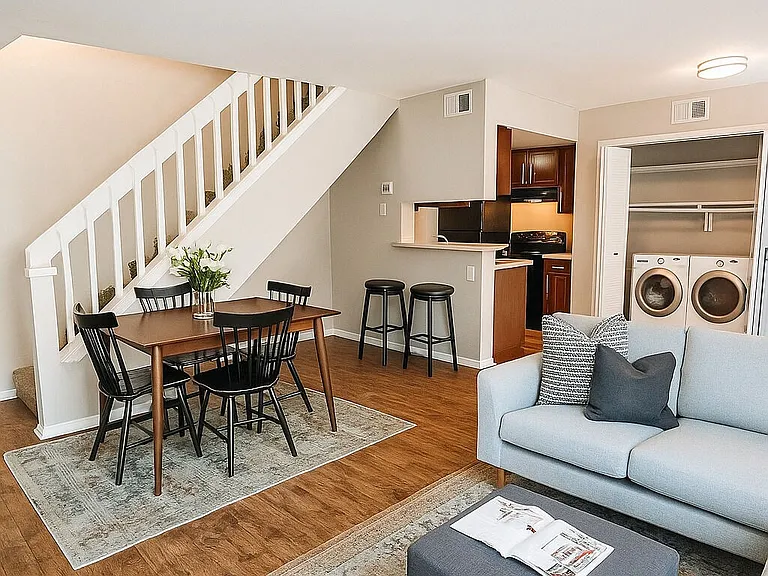 Stonehaven Apartments — Photo 2