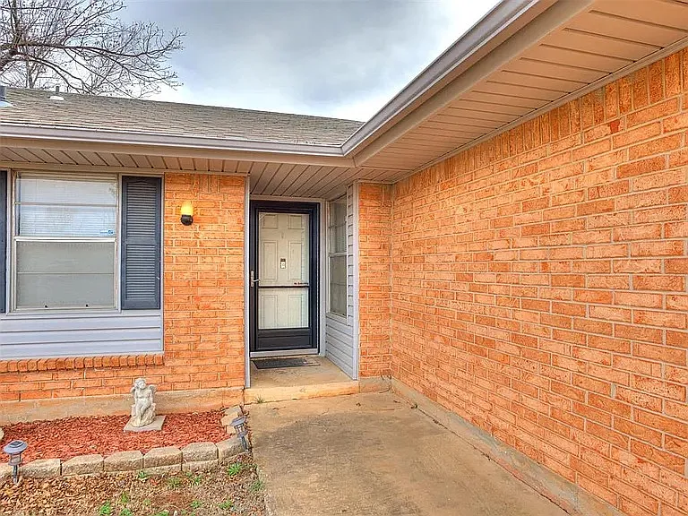 3 bed, 1289 sqft, $1,395 — Photo 2