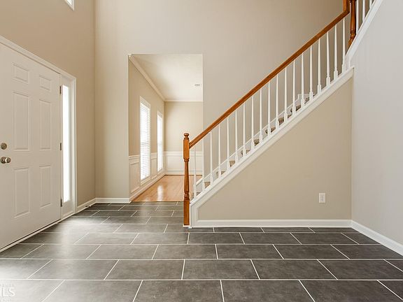 2nd image of 280 Willow Park Trl