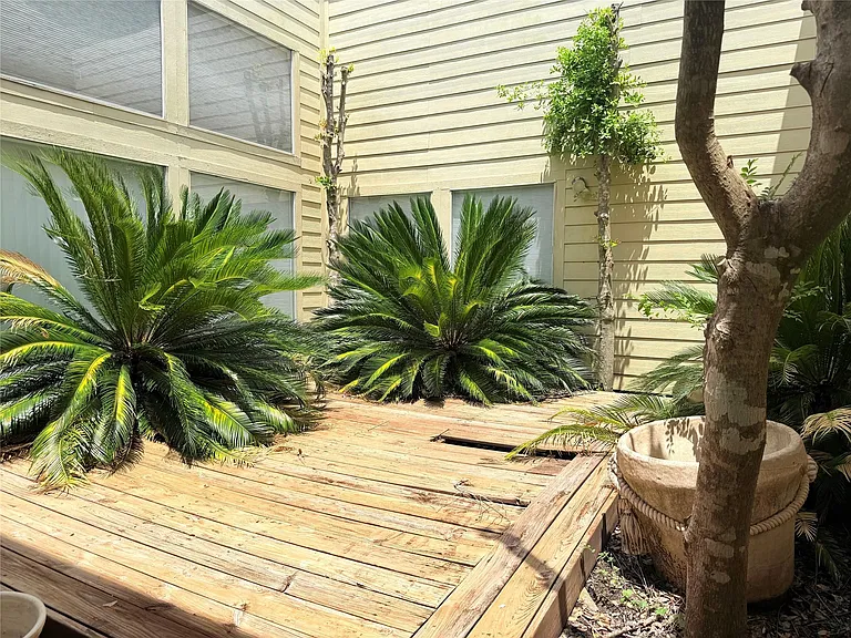 11318 Briar Forest Dr — Photo 18
