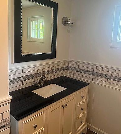 4th image of 25 Crystal Ave