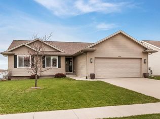 1940 49th St, Marion, IA 52302