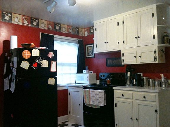 3rd image of 422 Ewing St