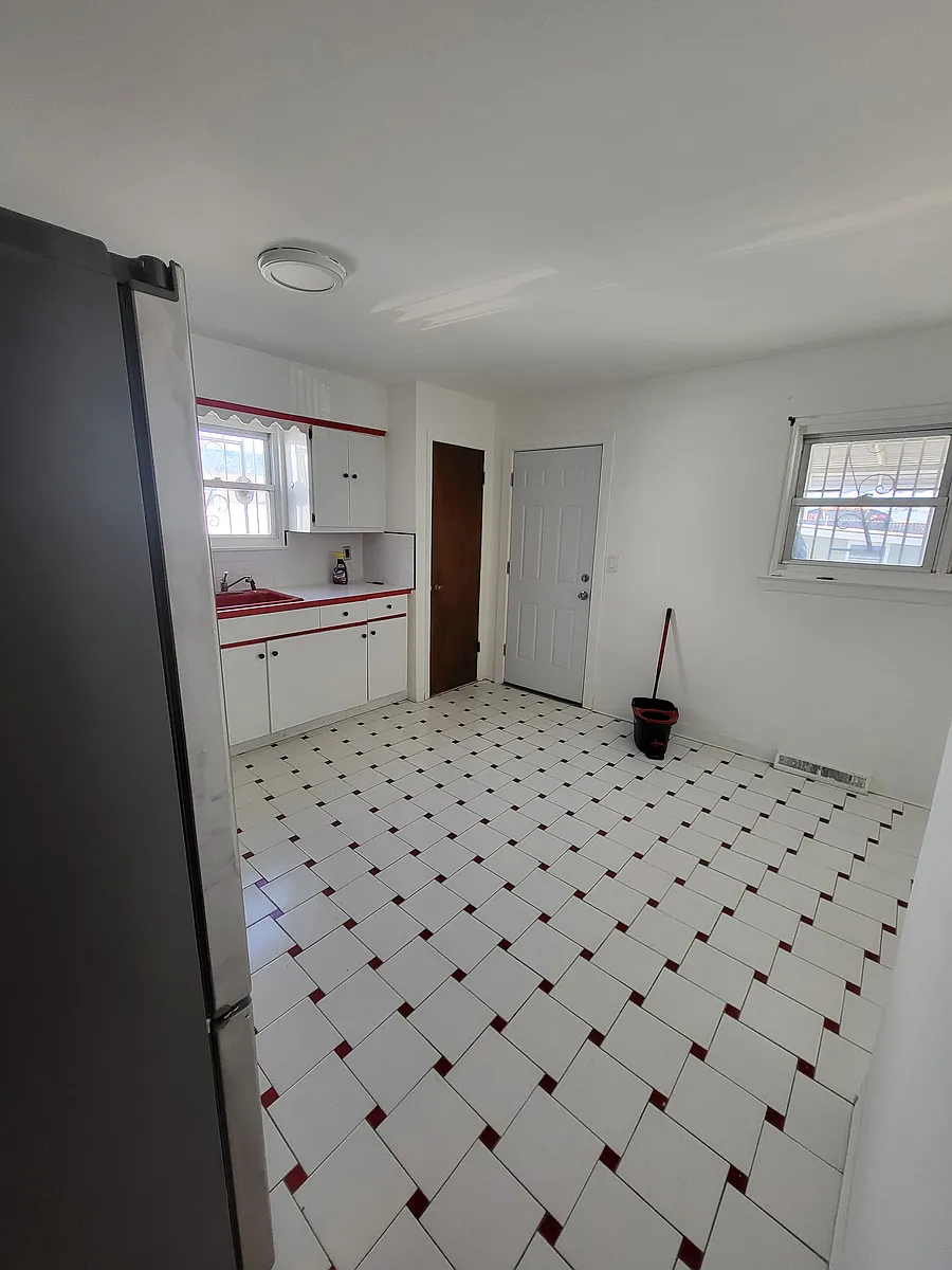 Building Photo - 742 Havemeyer Ave