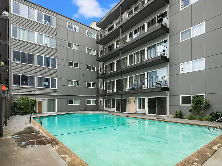 Cordova Apartments — Photo 6