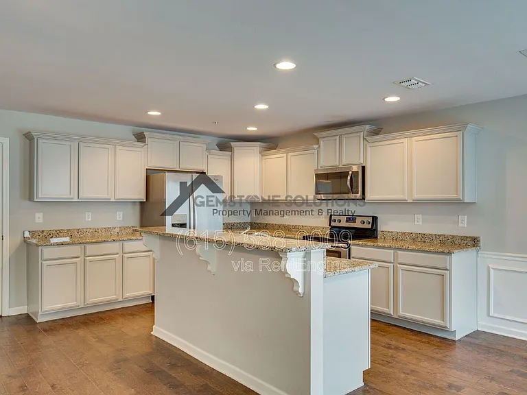 4018 Commons Dr — Photo 9