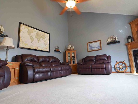 5th image of 28 Chesterwood Ct