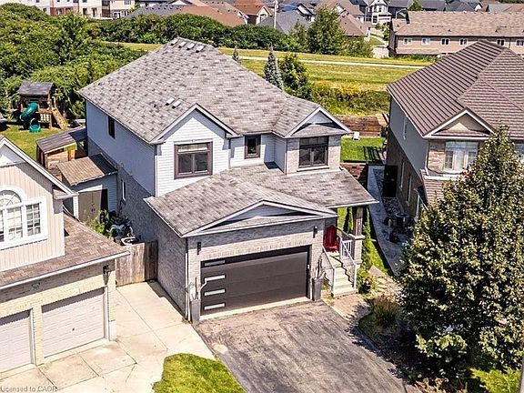 2nd image of 944 Parkvale Ct