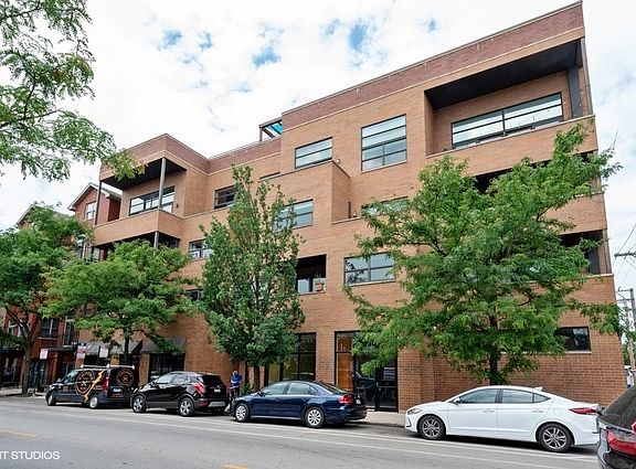 2nd image of 2216 W Armitage Ave APT F