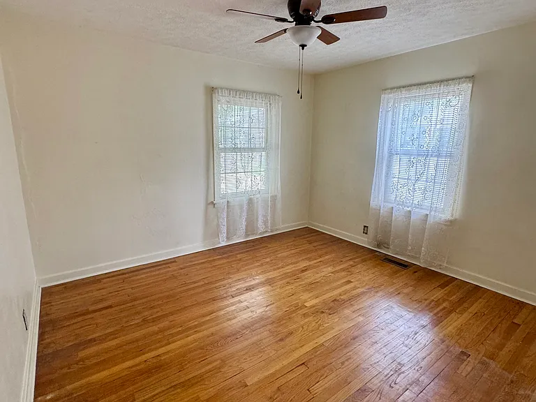 510 Randle St — Photo 16