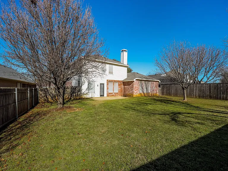 1630 Redwood Dr — Photo 17
