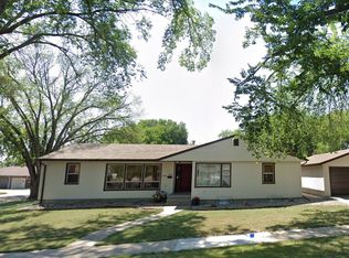 1504 N 19th St, Bismarck, ND 58501