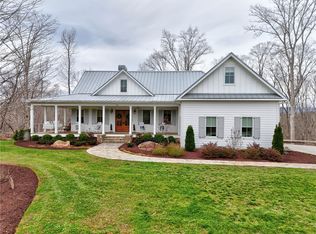 625 Riverstead Dr, Marietta, SC 29661