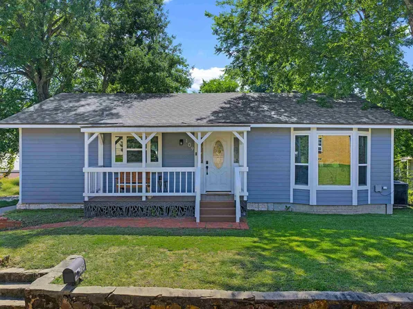 109 S High St, Henderson, TX 75654