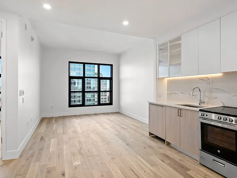69 Adams St #21C — Photo 1