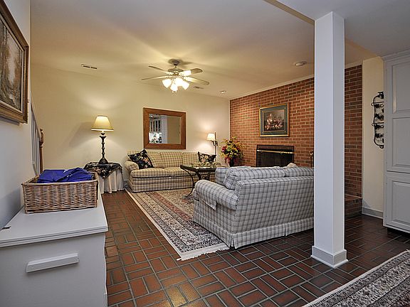5th image of 605 Camden Dr