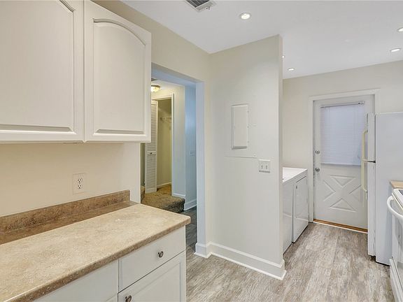 4th image of 1000 Sea Island Rd #38