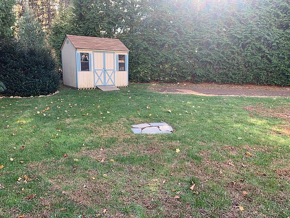 3rd image of 34 Tri Pond Ct
