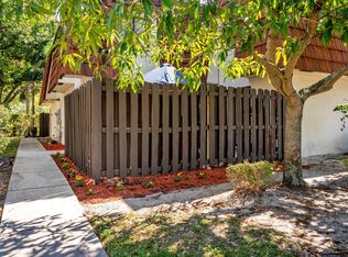 2216 White Pine Cir APT B, Greenacres, FL 33415
