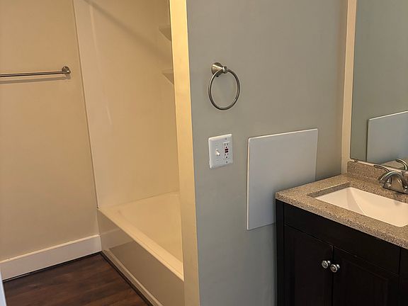 5th image of 24 E Pall Mall St #24