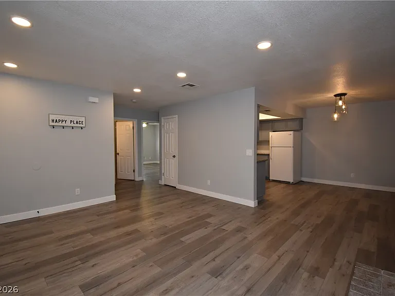 5576 W Rochelle Ave #23C — Photo 3