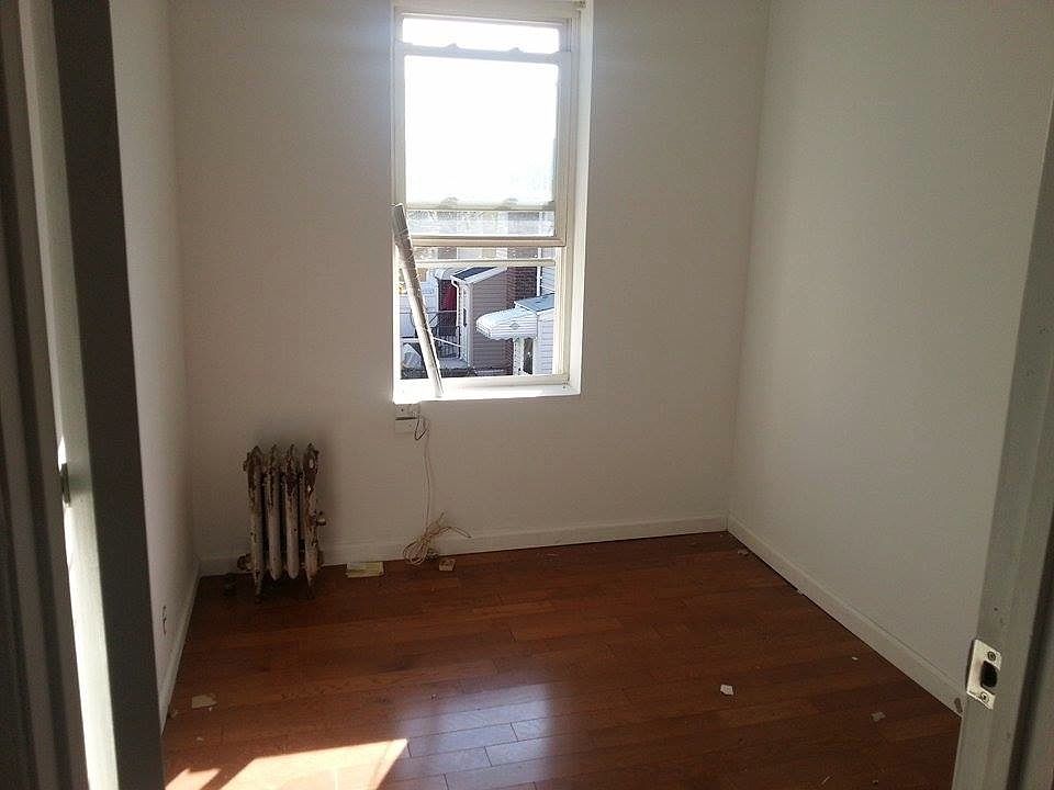 2nd image of 3612 Quentin Rd