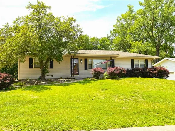 704 S 74th Ter, Kansas City, KS 66111