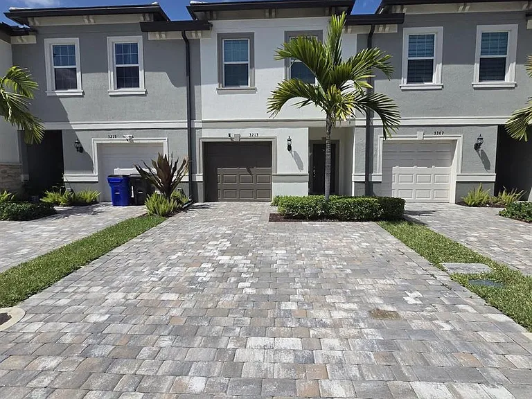 3213 Watercress Dr — Photo 4